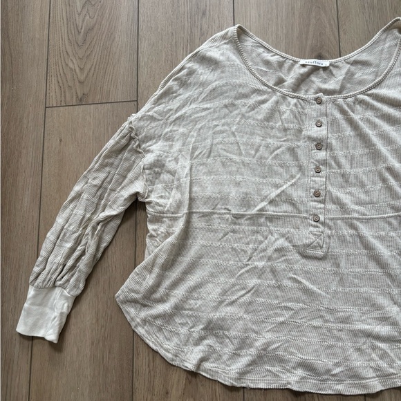 Neuflora Button-Up Long Sleeve Top - Picture 2 of 4